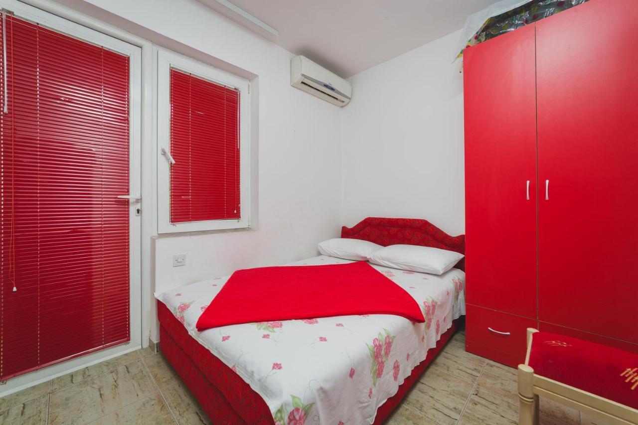 בודווה Apartments Andjela מראה חיצוני תמונה